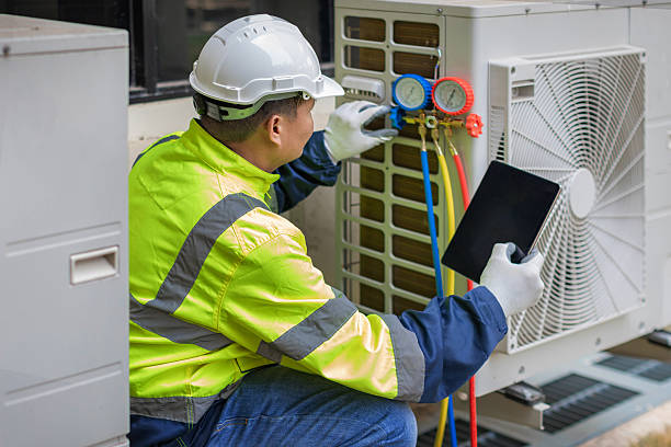 Professional Hvac technician working in Syracuse, NE